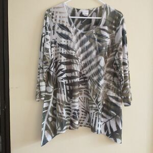 Chicos Top Blouse Tunic Womens 2 L Green Floral Asymmetrical Hem Hawaiian Artsy